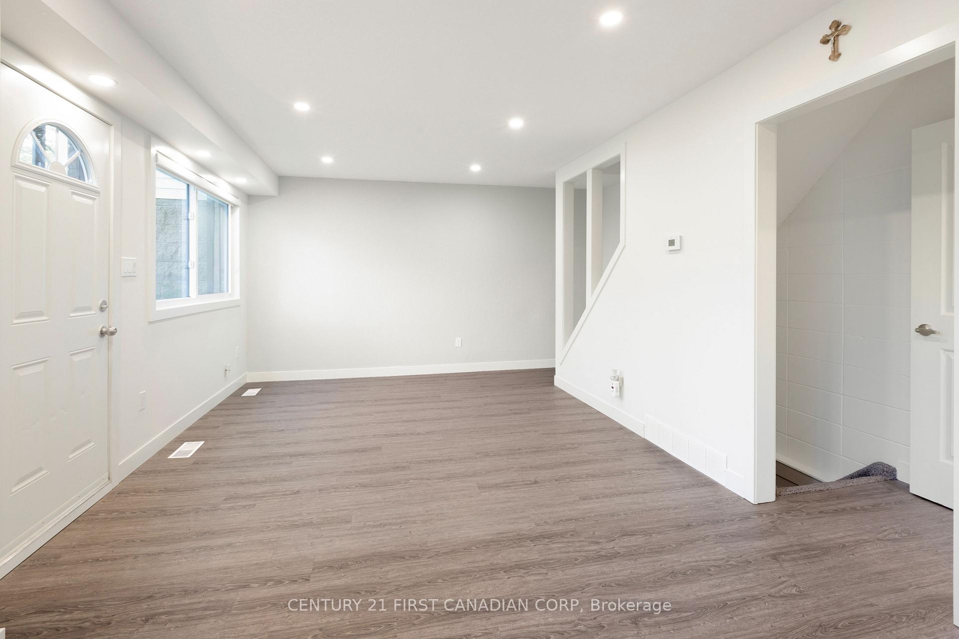 Photo 5 of Unit 14, 825 Dundalk Drive N, London, South Q — HOMEH