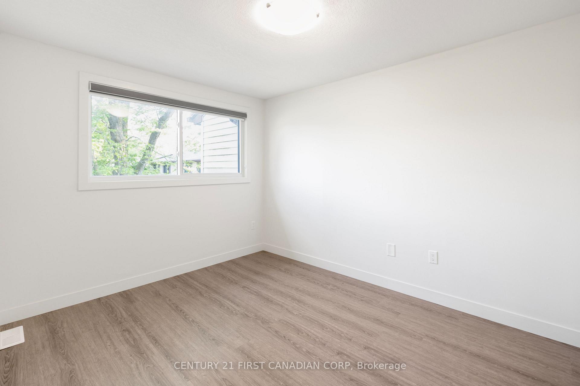 Photo 6 of Unit 14, 825 Dundalk Drive N, London, South Q — HOMEH