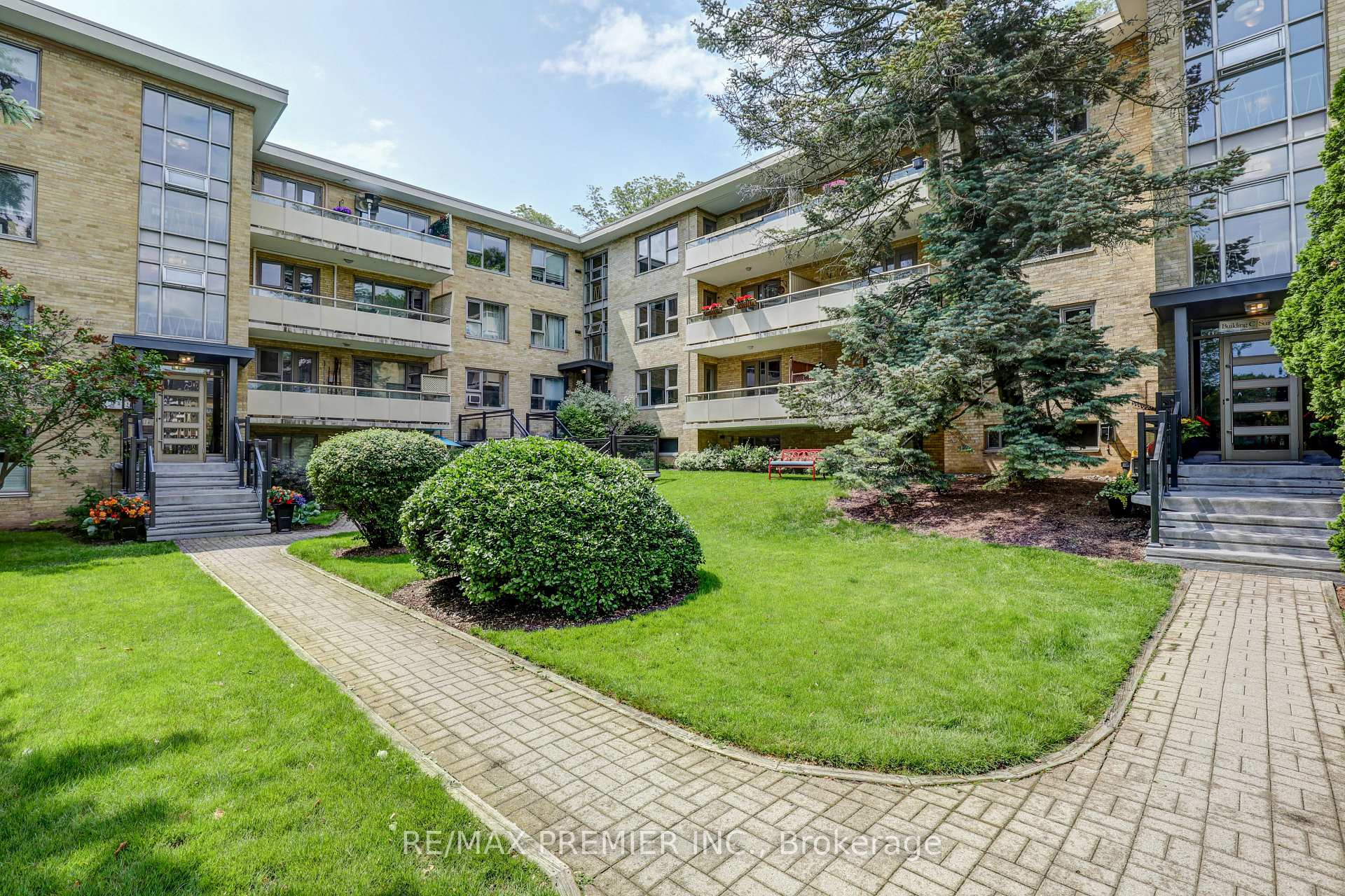 Photo 12 of Unit 9, 8 Corinth Gardens, Toronto, Mount Pleasant East — HOMEH