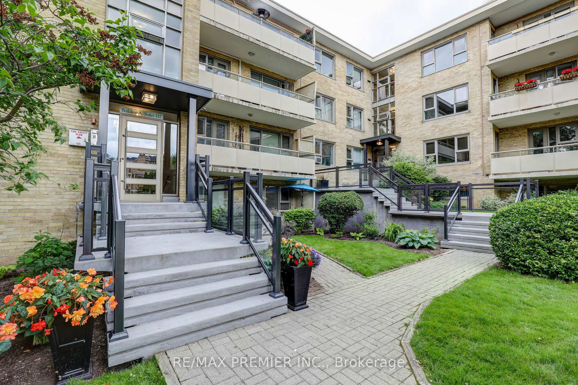 Photo 6 of Unit 9, 8 Corinth Gardens, Toronto, Mount Pleasant East — HOMEH