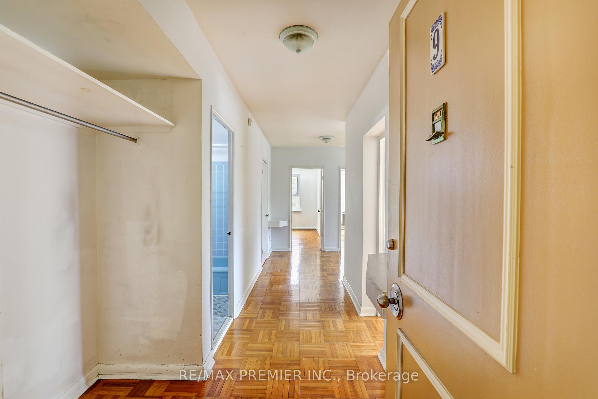 Photo 8 of Unit 9, 8 Corinth Gardens, Toronto, Mount Pleasant East — HOMEH
