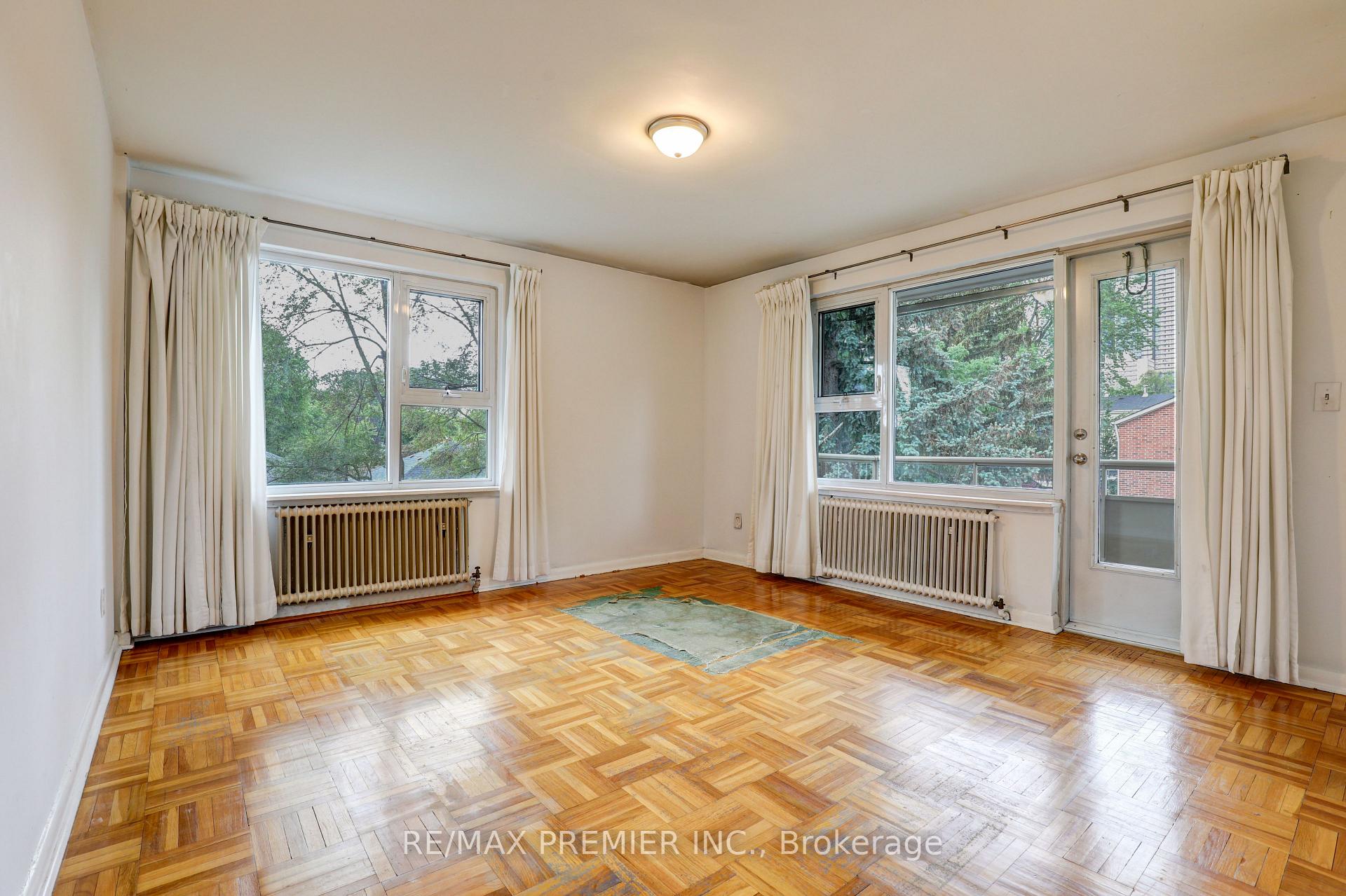 Photo 17 of Unit 9, 8 Corinth Gardens, Toronto, Mount Pleasant East — HOMEH