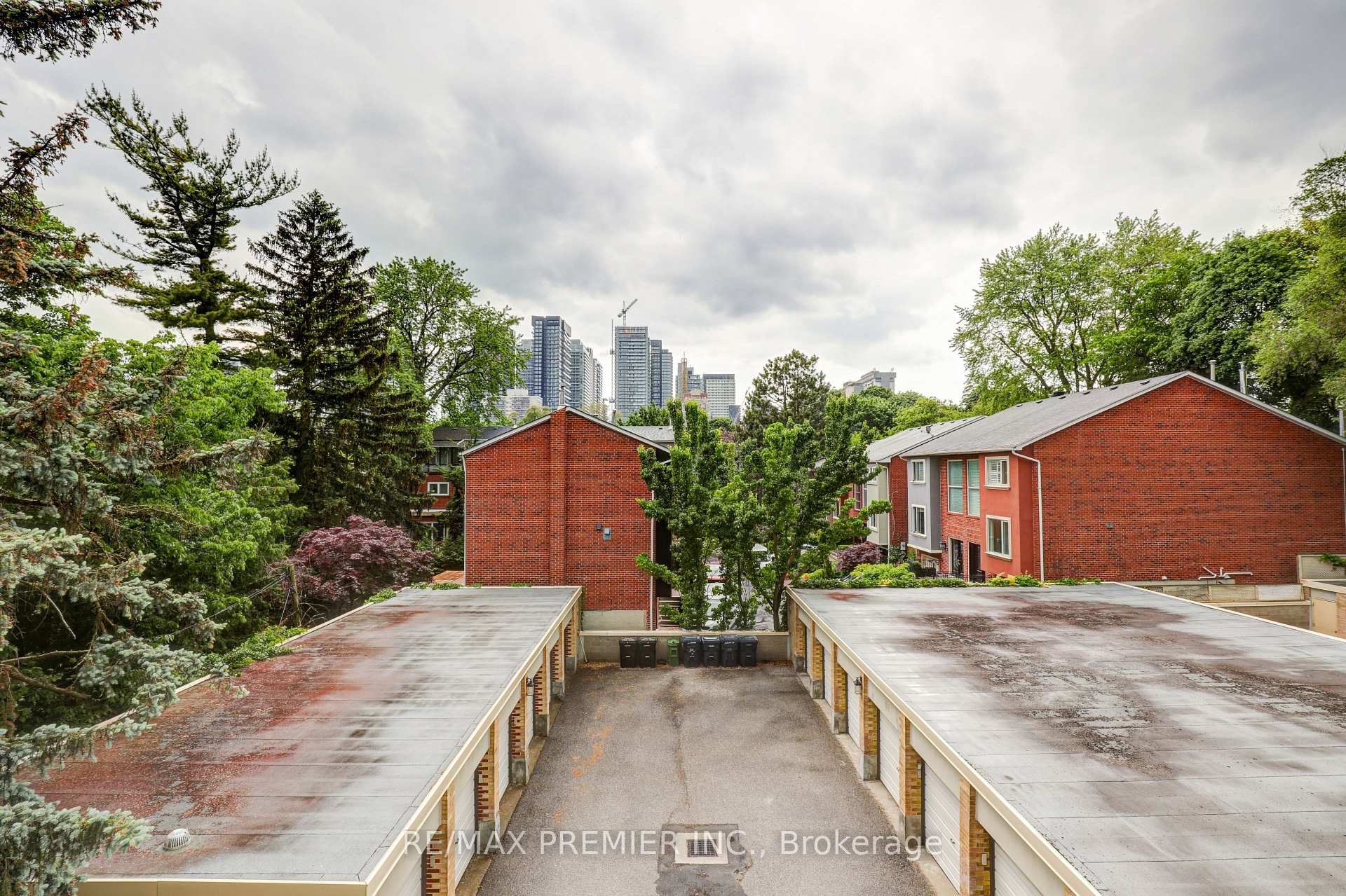 Photo 15 of Unit 9, 8 Corinth Gardens, Toronto, Mount Pleasant East — HOMEH