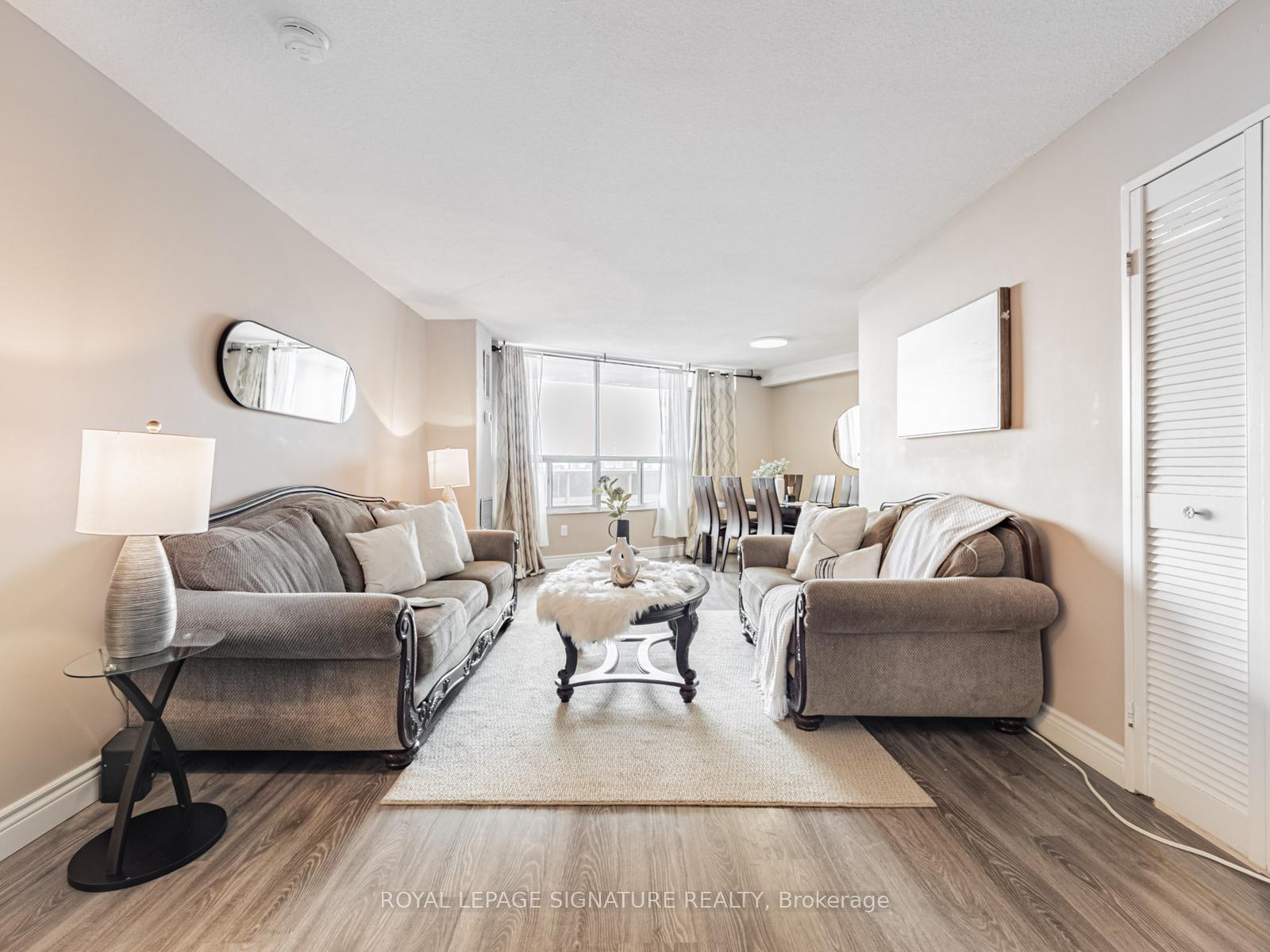 Front of Unit 1114, 5 Shady Golfway