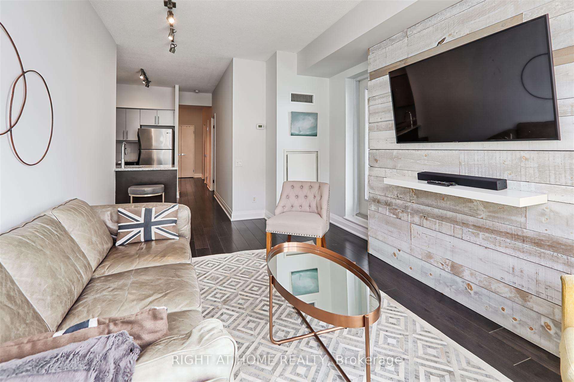 Photo 8 of Unit 908, 83 Redpath Avenue, Toronto, Mount Pleasant West — HOMEH