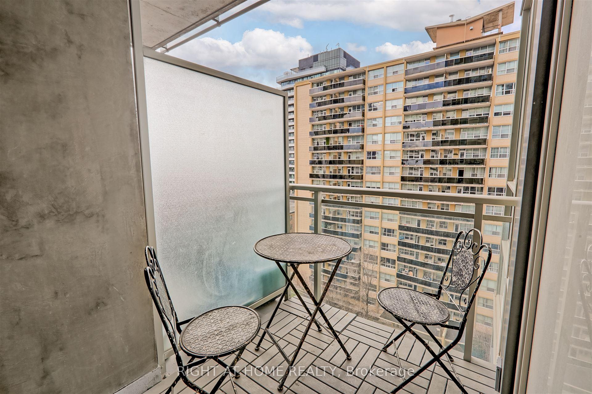 Photo 2 of Unit 908, 83 Redpath Avenue, Toronto, Mount Pleasant West — HOMEH