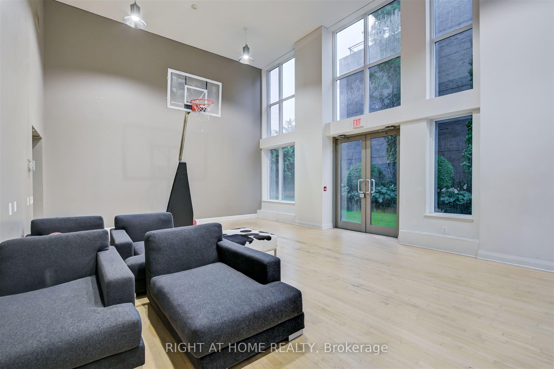 Photo 10 of Unit 908, 83 Redpath Avenue, Toronto, Mount Pleasant West — HOMEH