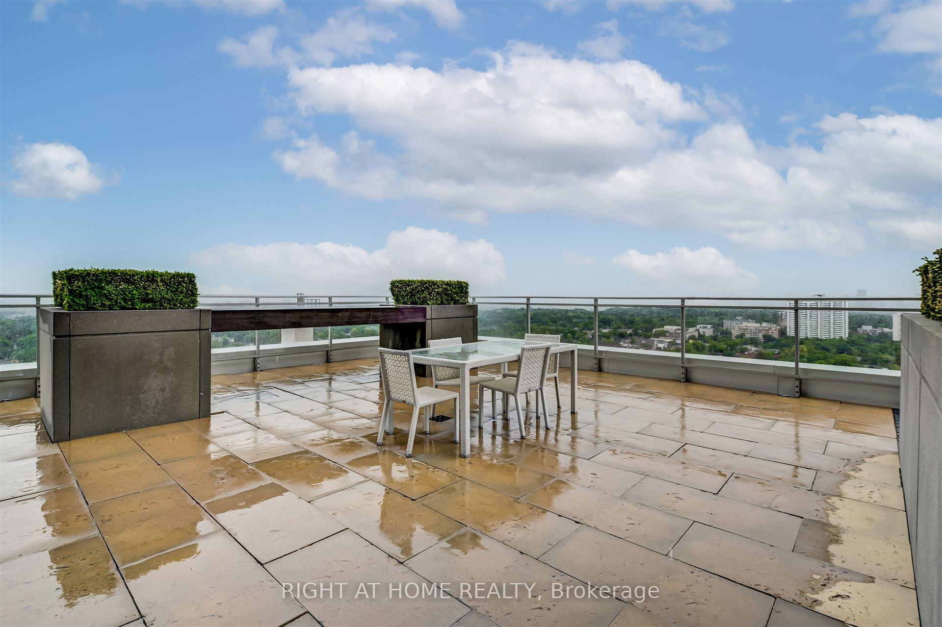Photo 16 of Unit 908, 83 Redpath Avenue, Toronto, Mount Pleasant West — HOMEH