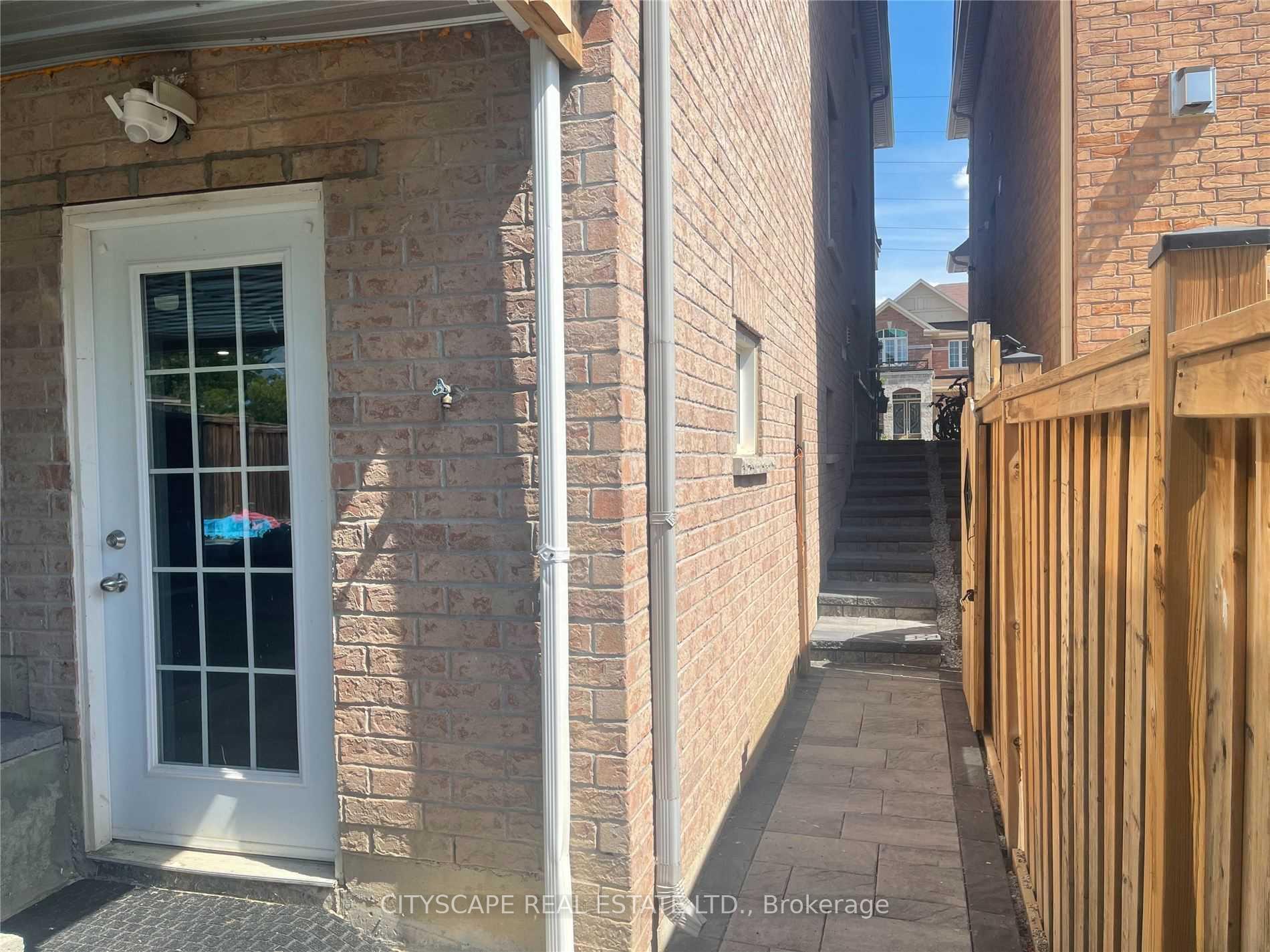 Photo 9 of 21 Leadership Drive, Brampton, Credit Valley — HOMEH