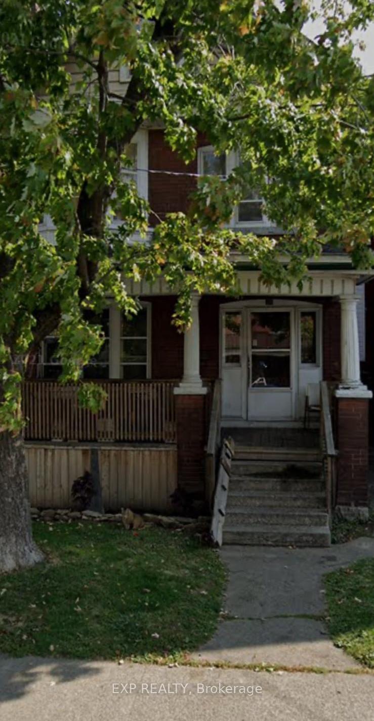 Front of Unit Room 2, 14 Barnesdale Avenue N