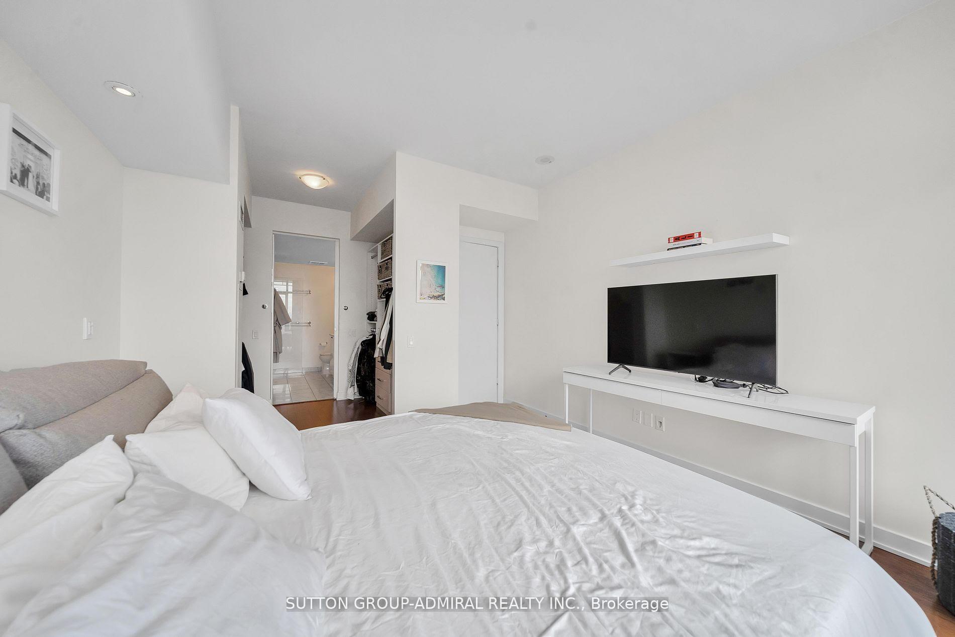 Photo 3 of Unit 3306, 33 Charles Street E, Toronto, Church-Yonge Corridor — HOMEH