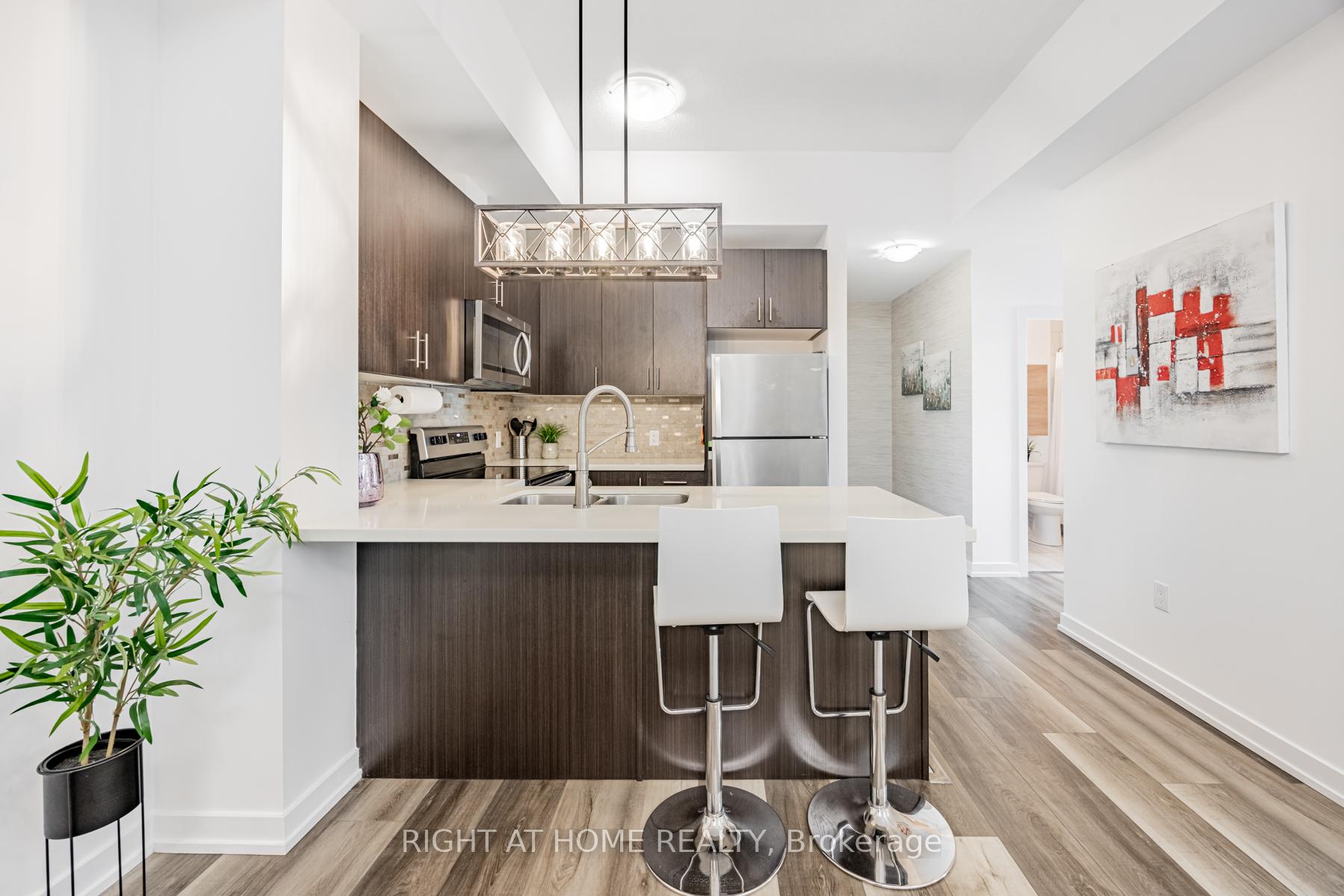 Photo 13 of Unit 105, 450 Dundas Street E, Hamilton, Waterdown — HOMEH