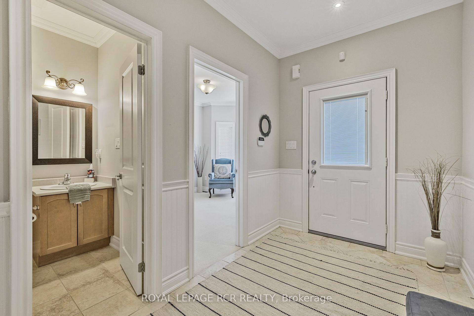 Photo 7 of 44 Fred Barnard Way, Uxbridge — HOMEH
