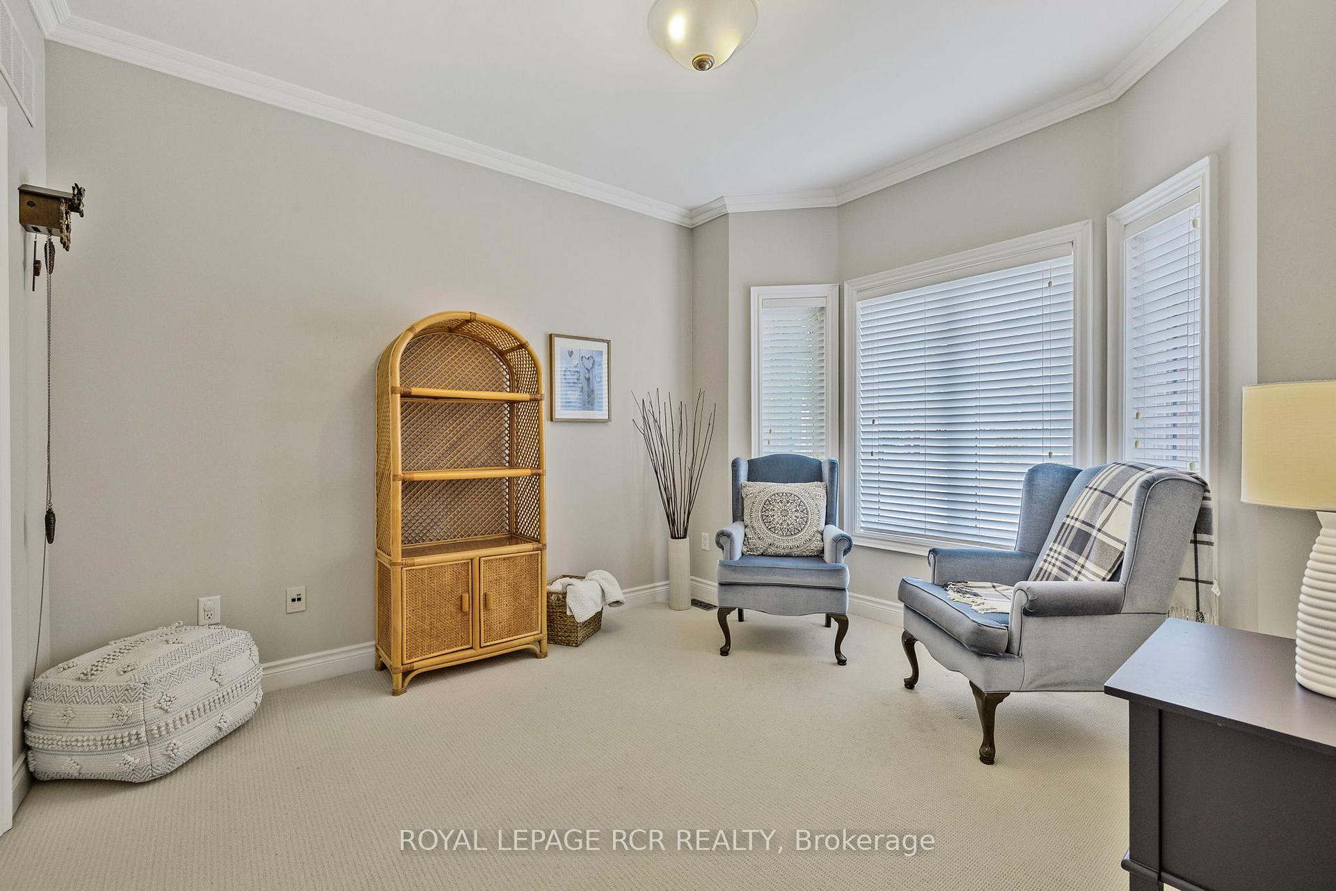 Photo 6 of 44 Fred Barnard Way, Uxbridge — HOMEH