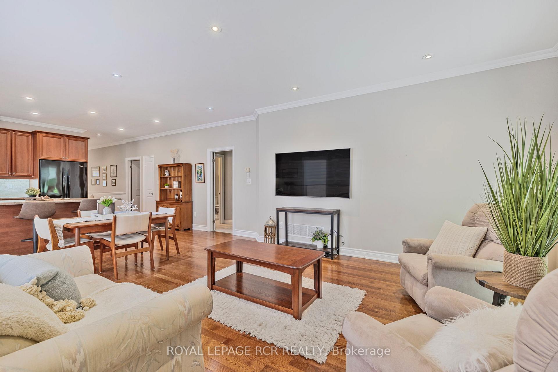 Photo 21 of 44 Fred Barnard Way, Uxbridge — HOMEH