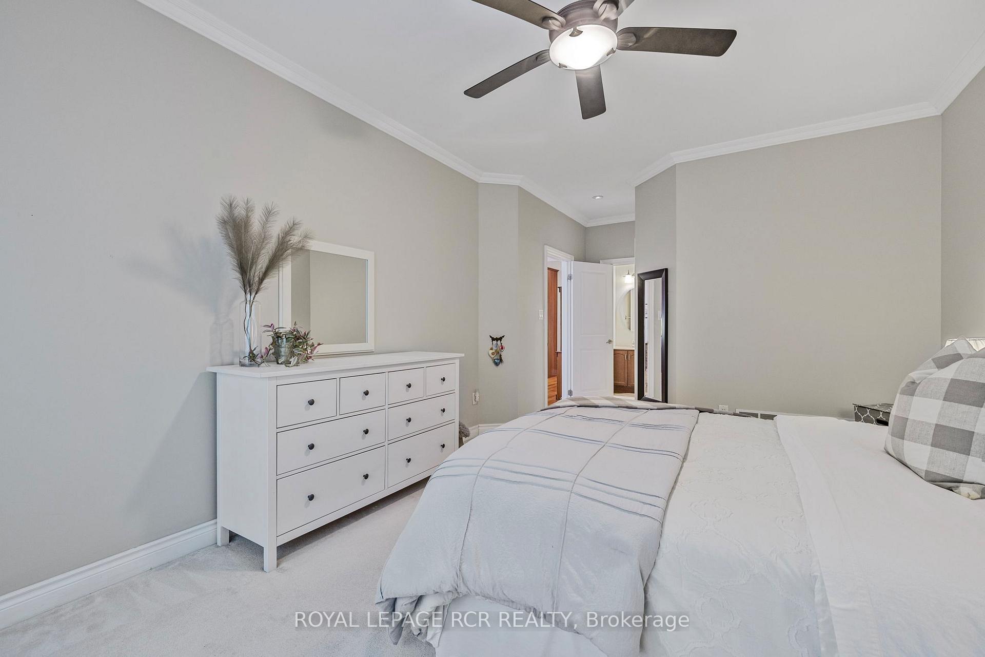 Photo 20 of 44 Fred Barnard Way, Uxbridge — HOMEH