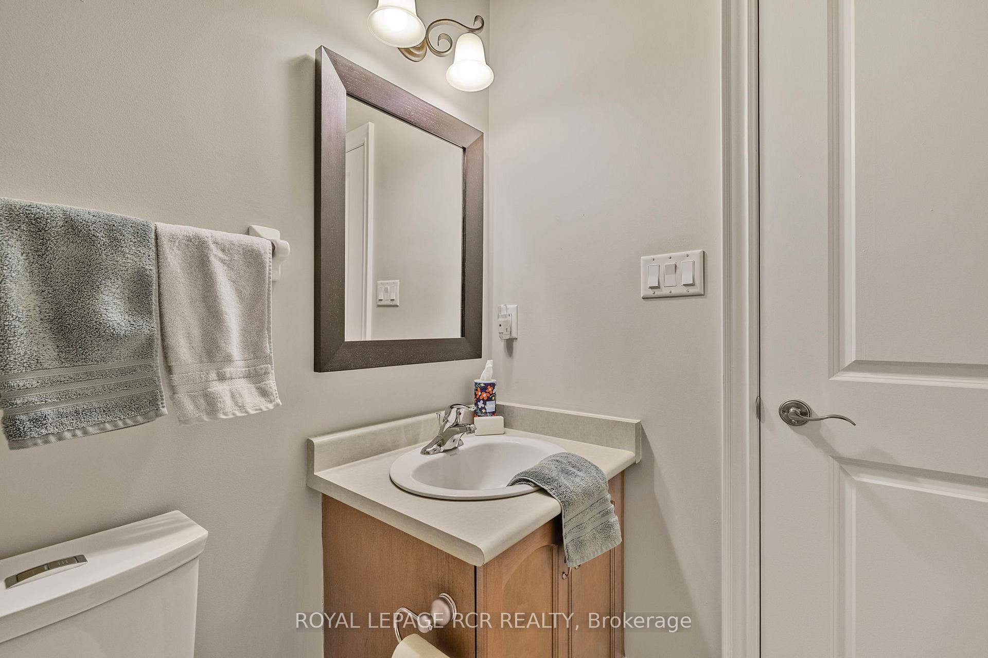 Photo 41 of 44 Fred Barnard Way, Uxbridge — HOMEH