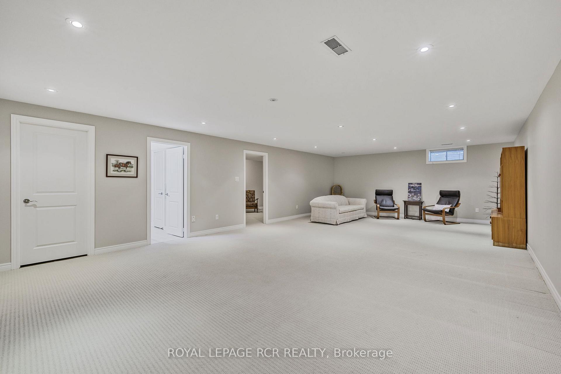 Photo 50 of 44 Fred Barnard Way, Uxbridge — HOMEH