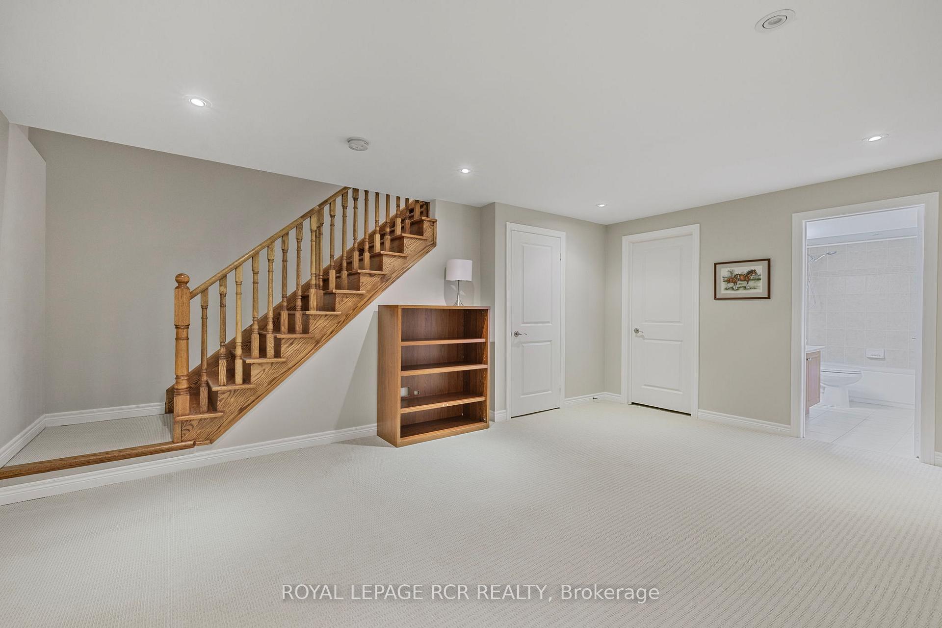 Photo 27 of 44 Fred Barnard Way, Uxbridge — HOMEH