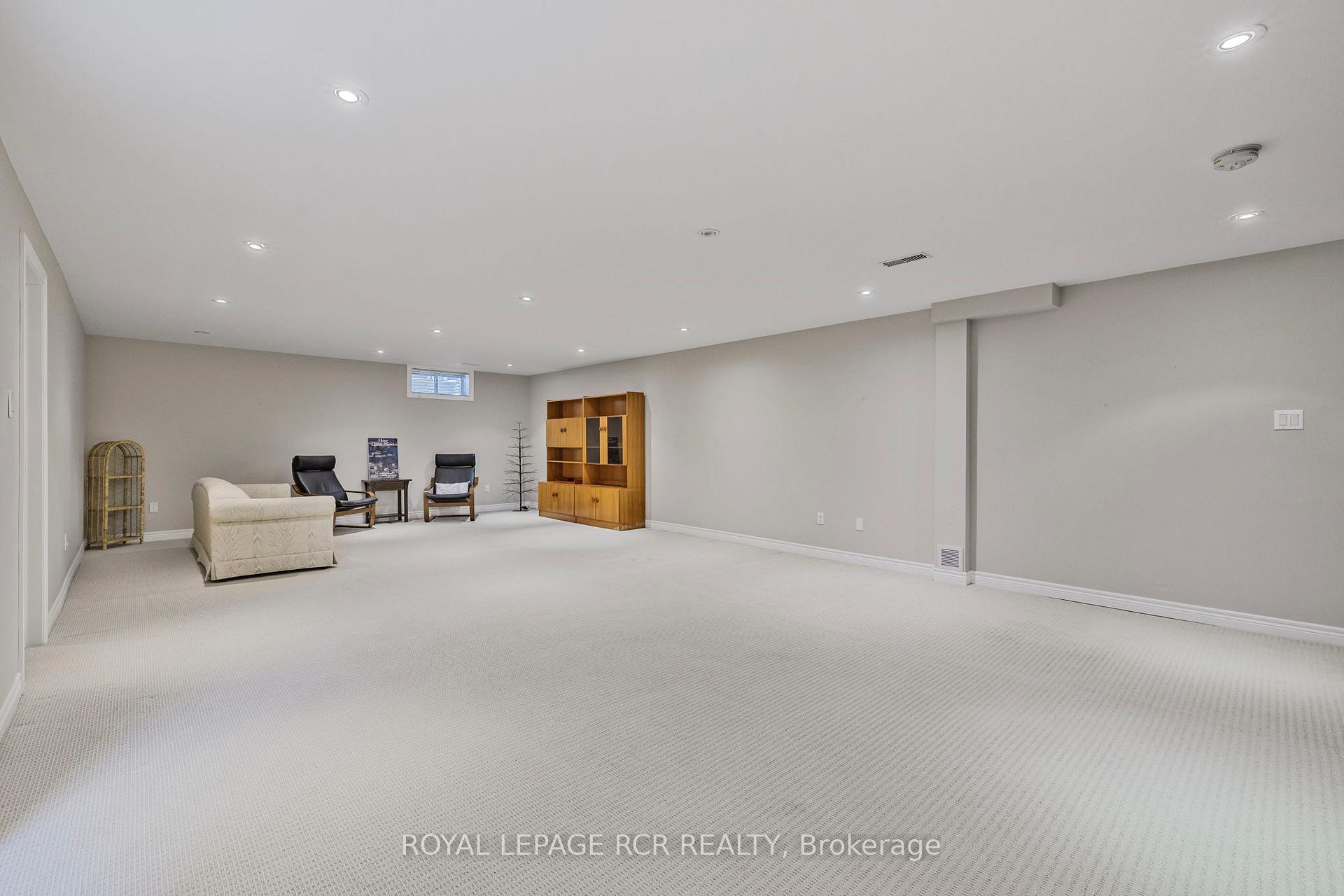 Photo 49 of 44 Fred Barnard Way, Uxbridge — HOMEH
