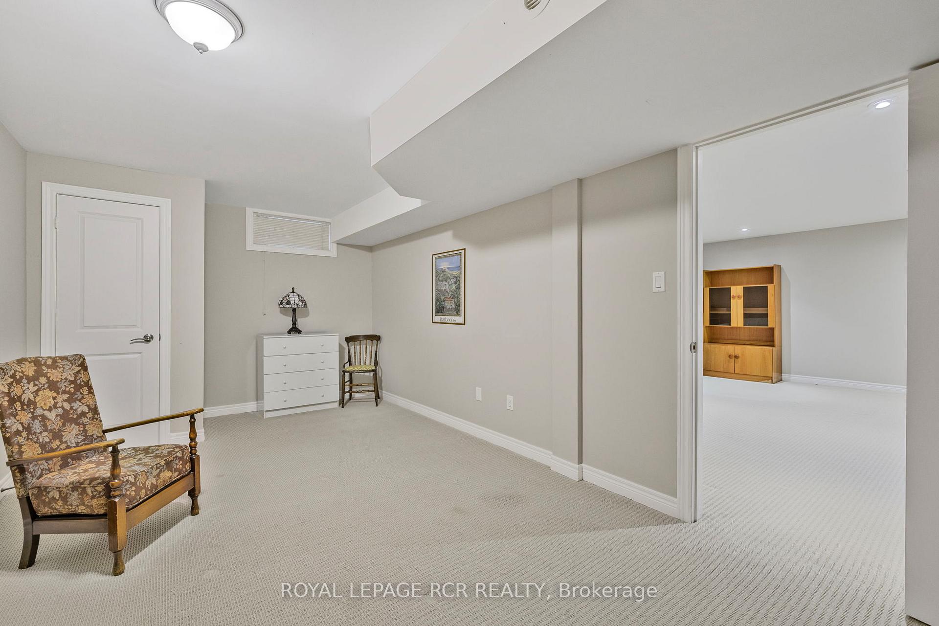 Photo 31 of 44 Fred Barnard Way, Uxbridge — HOMEH