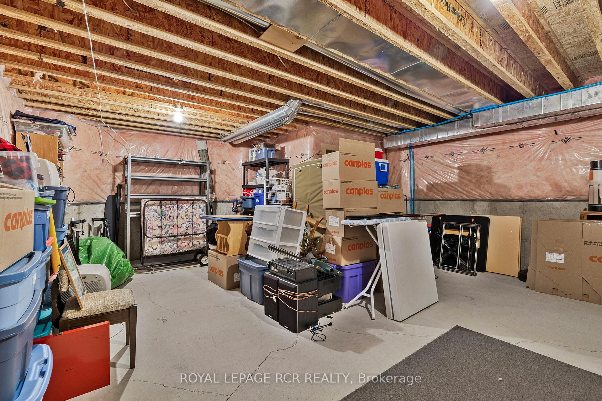Photo 29 of 44 Fred Barnard Way, Uxbridge — HOMEH