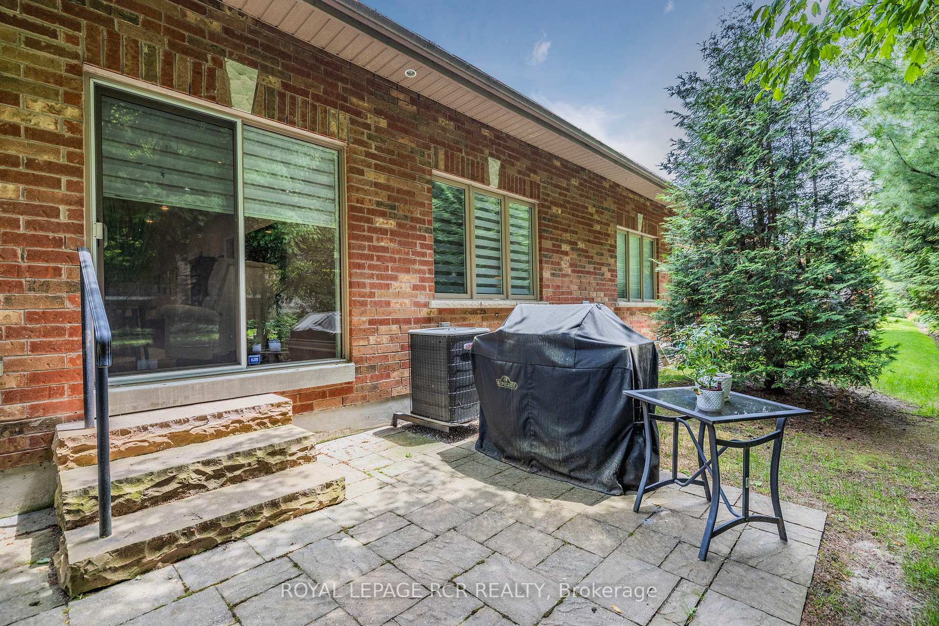 Photo 34 of 44 Fred Barnard Way, Uxbridge — HOMEH