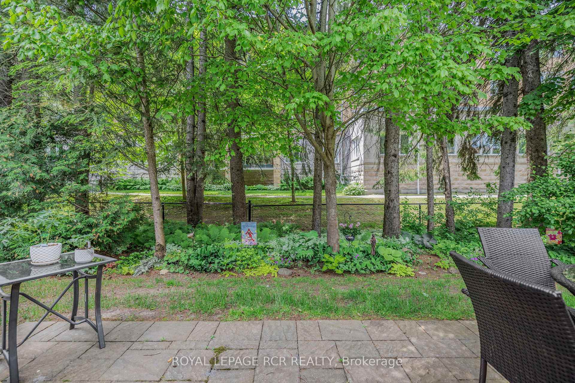 Photo 42 of 44 Fred Barnard Way, Uxbridge — HOMEH