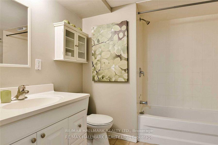 Photo 3 of Unit Bsmt, 36 Richardson Drive, Aurora, Aurora Highlands — HOMEH