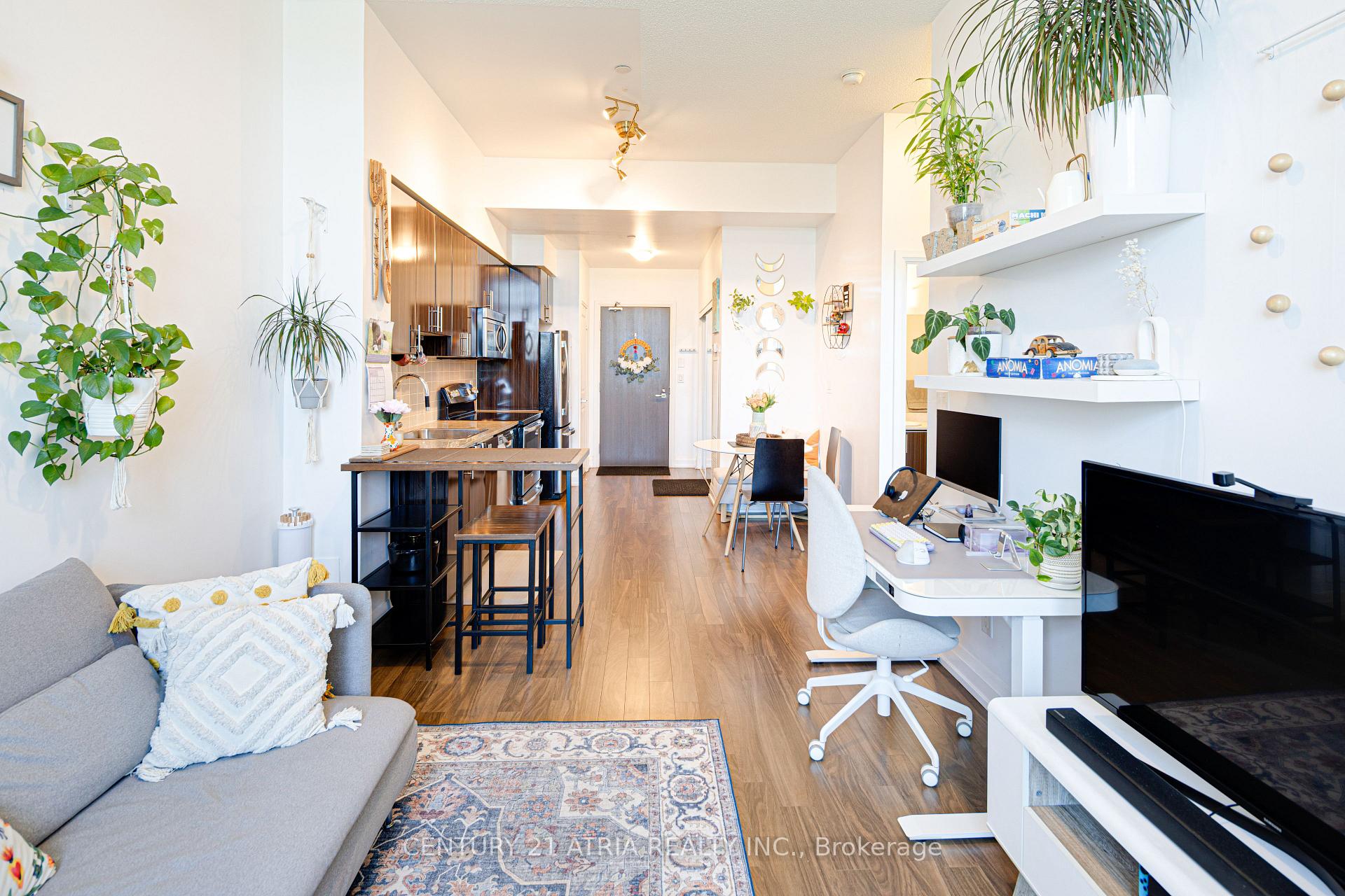 Photo 6 of Unit 328, 7161 Yonge Street, Markham, Grandview — HOMEH