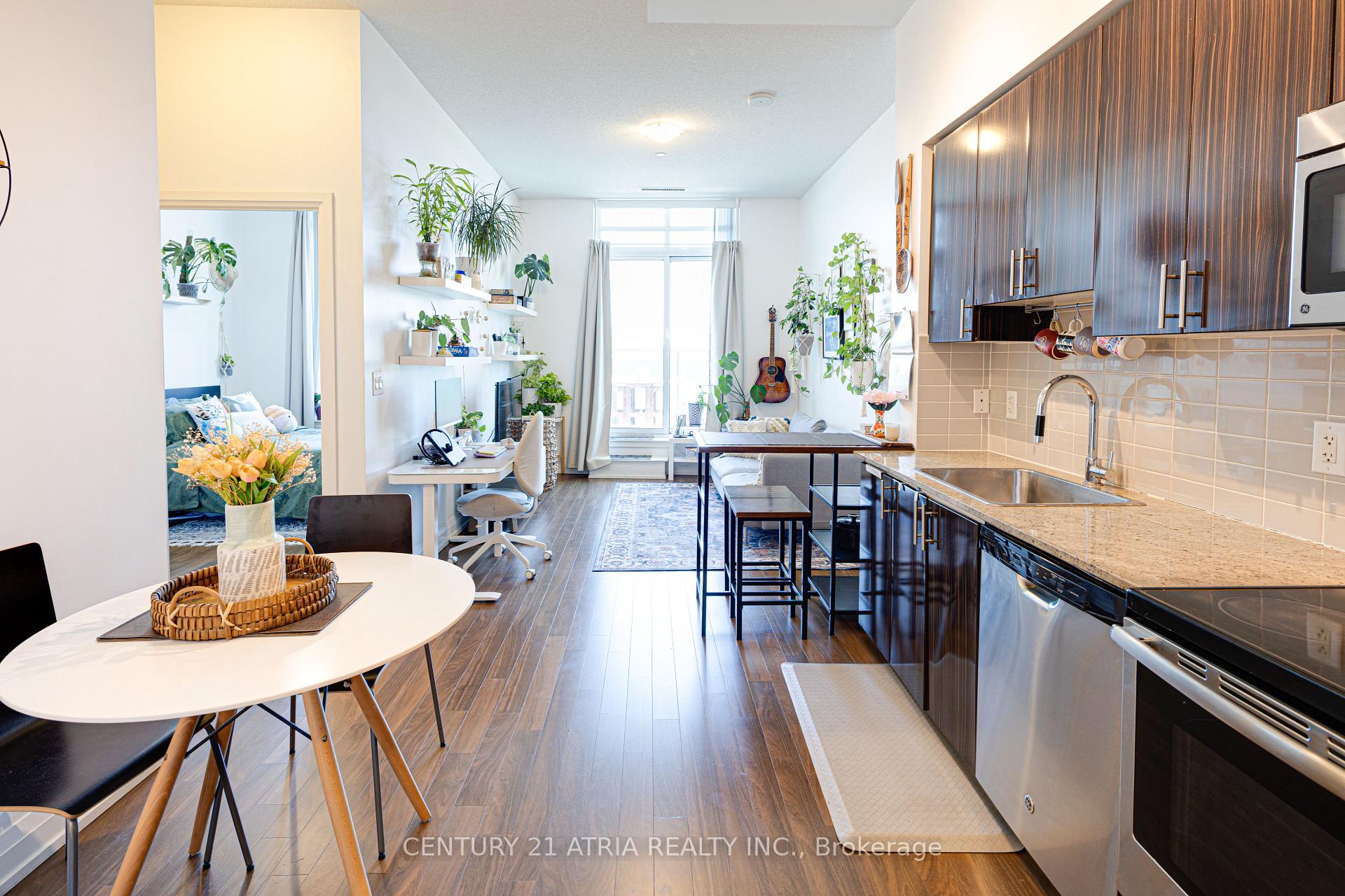 Photo 7 of Unit 328, 7161 Yonge Street, Markham, Grandview — HOMEH