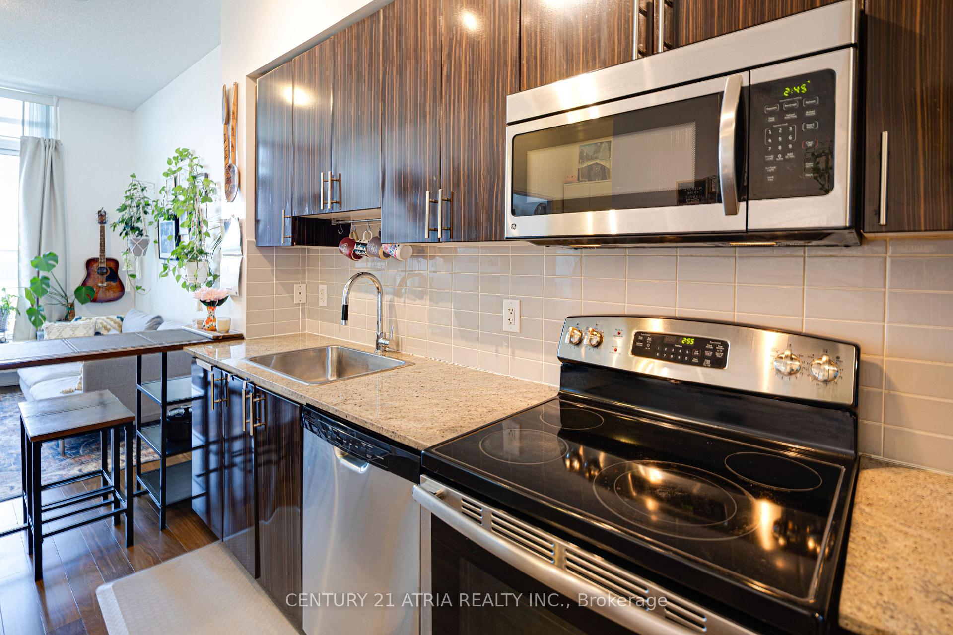Photo 8 of Unit 328, 7161 Yonge Street, Markham, Grandview — HOMEH