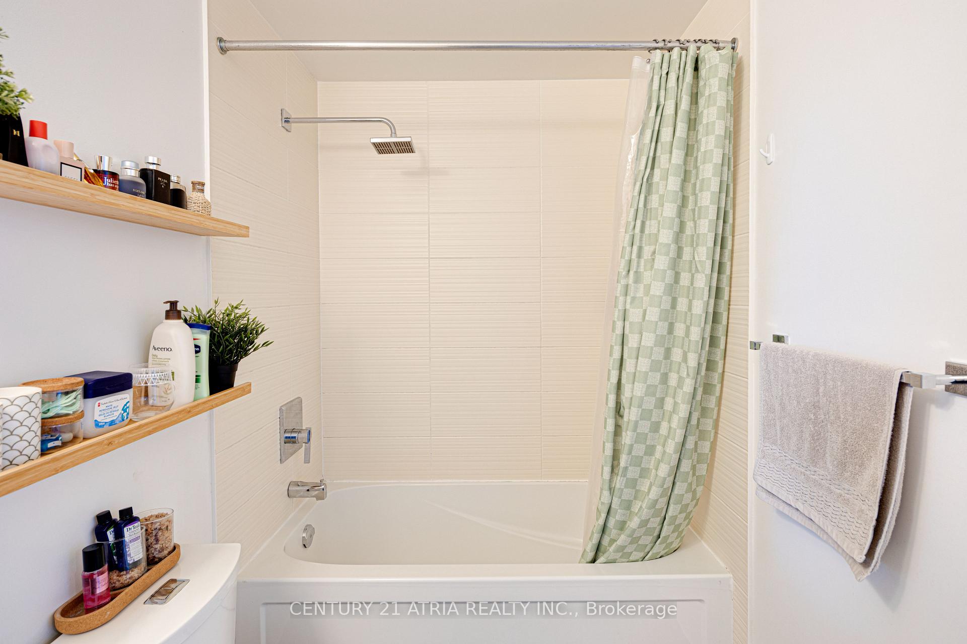 Photo 17 of Unit 328, 7161 Yonge Street, Markham, Grandview — HOMEH