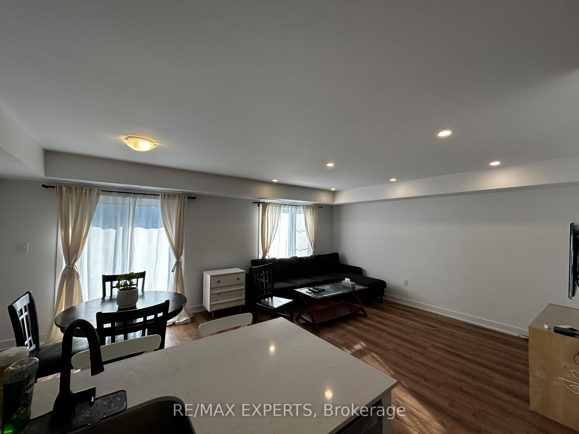 Photo 7 of Unit 3, 32 Wagon Lane, Barrie, Innis-Shore — HOMEH