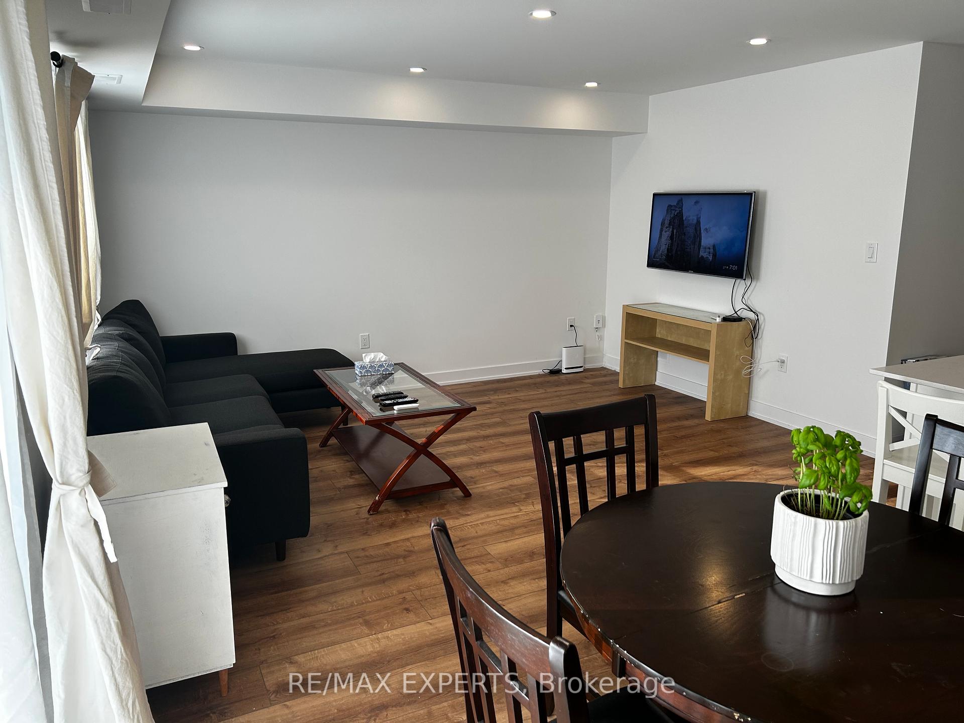 Photo 6 of Unit 3, 32 Wagon Lane, Barrie, Innis-Shore — HOMEH