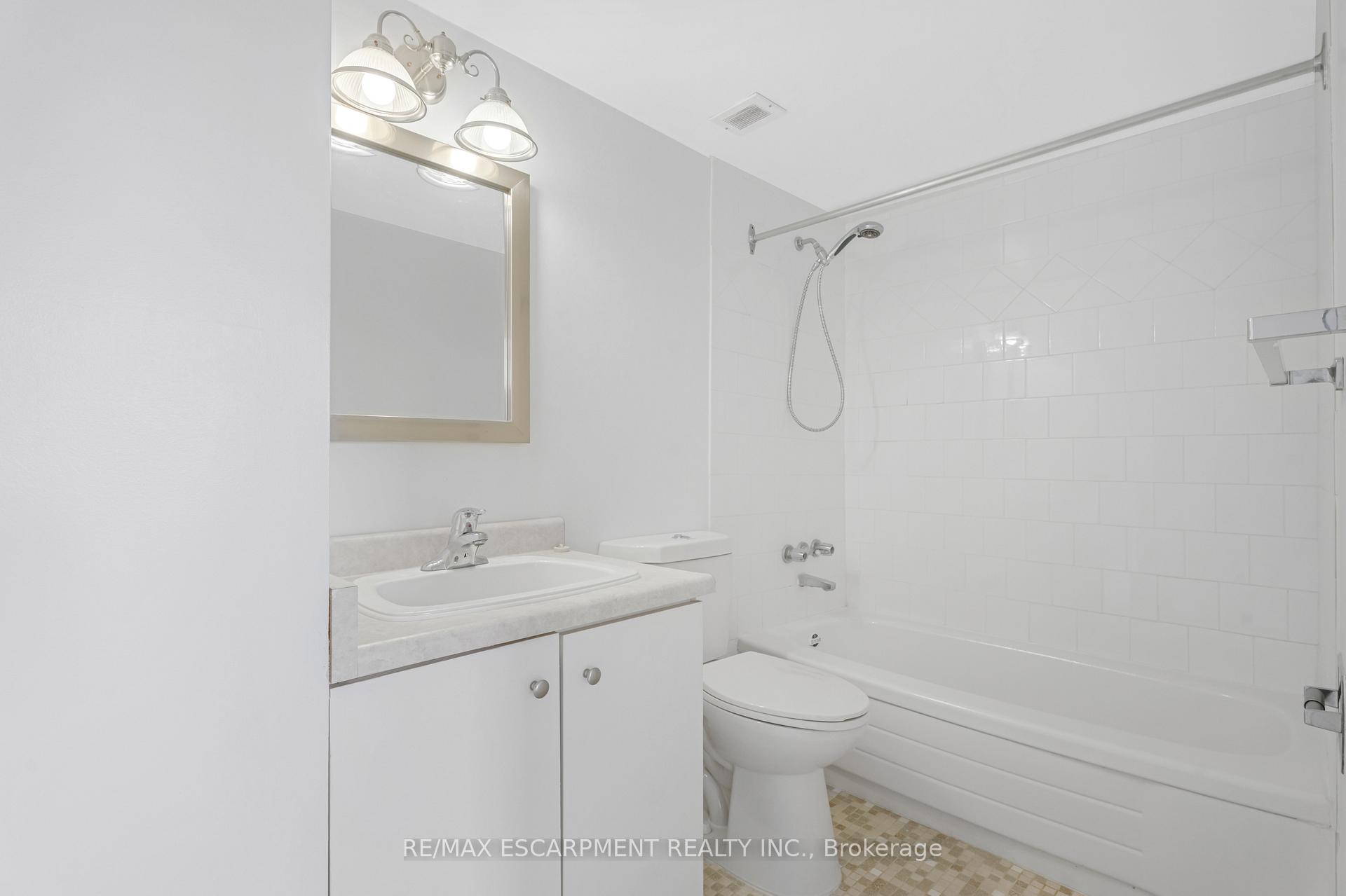 Photo 6 of Unit 3307, 150 Charlton Avenue E, Hamilton, Corktown — HOMEH