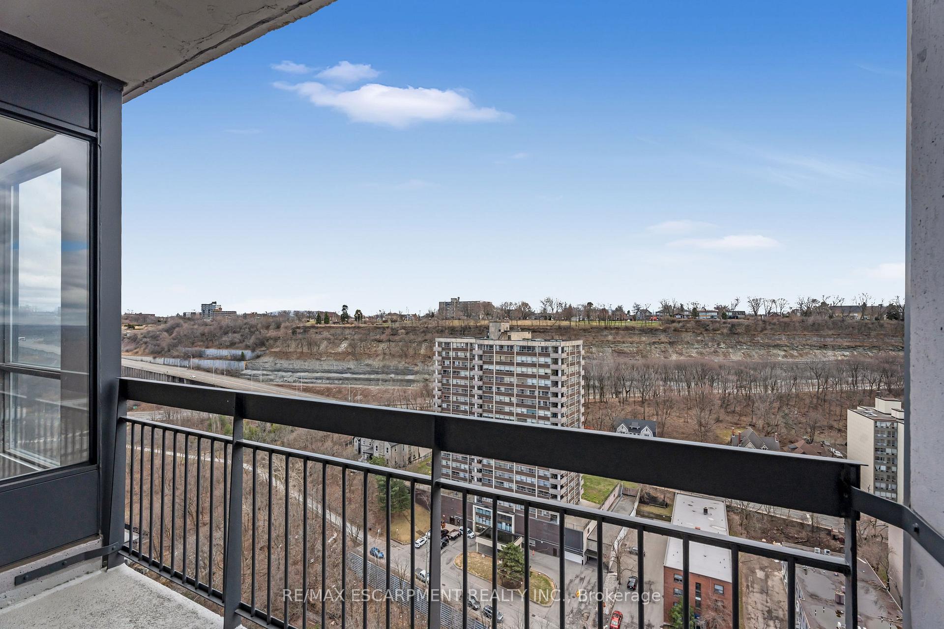 Photo 7 of Unit 3307, 150 Charlton Avenue E, Hamilton, Corktown — HOMEH