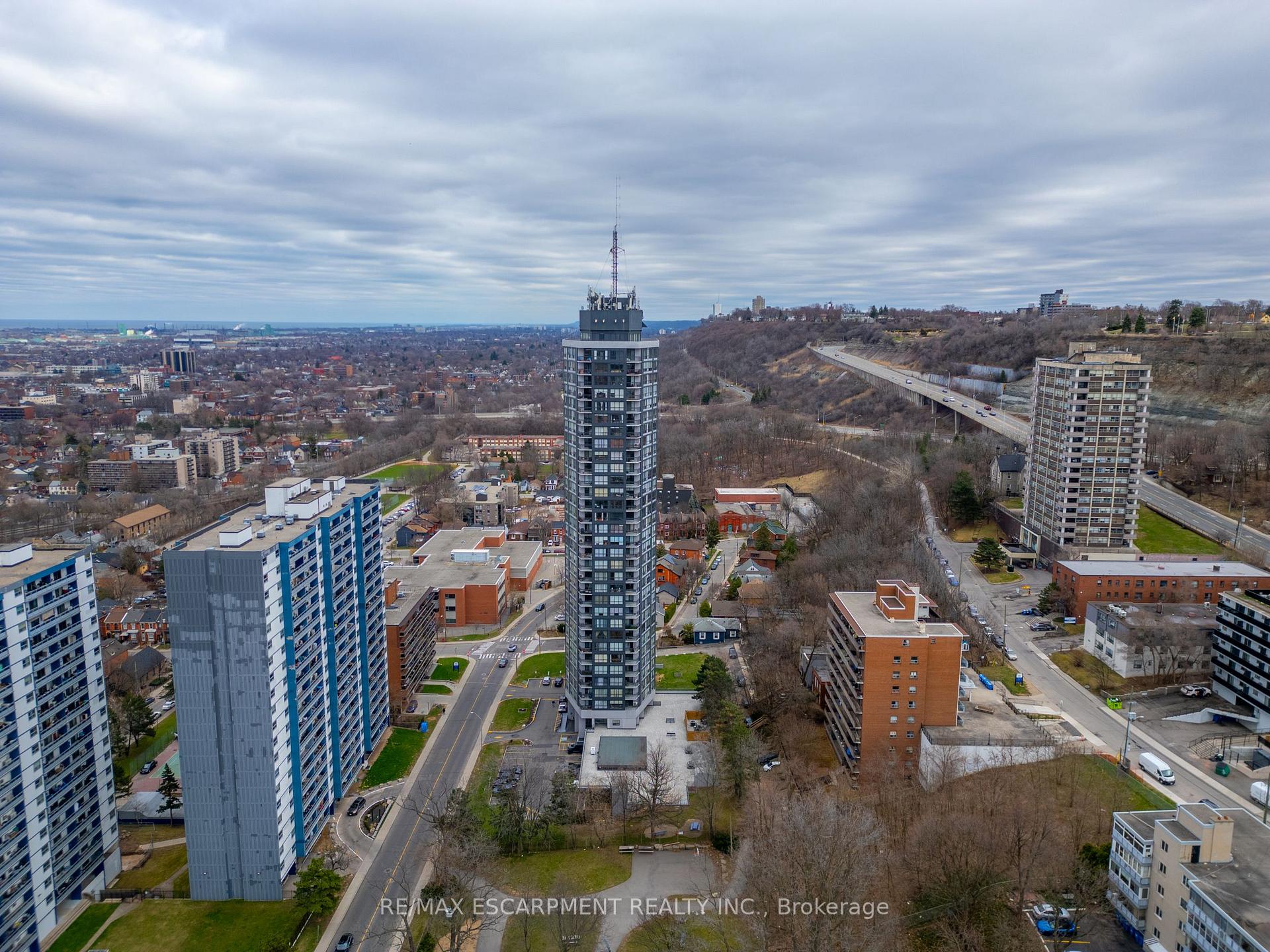 Photo 13 of Unit 3307, 150 Charlton Avenue E, Hamilton, Corktown — HOMEH