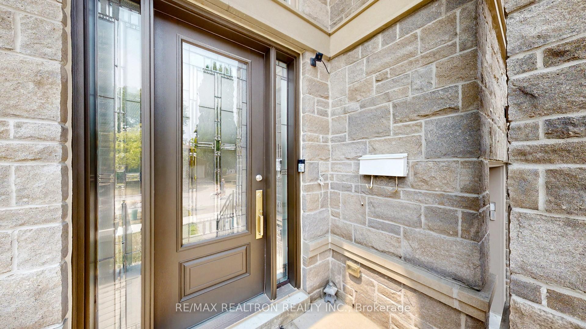 Photo 7 of 746A Stonepath Circle, Pickering, Amberlea — HOMEH