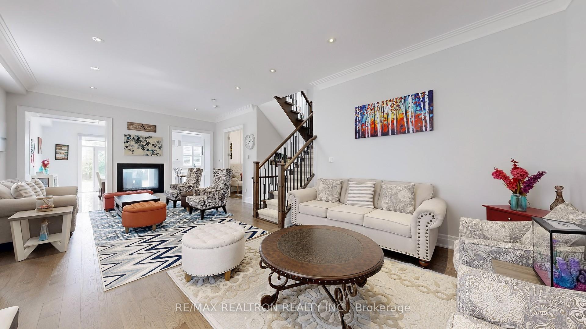 Photo 3 of 746A Stonepath Circle, Pickering, Amberlea — HOMEH