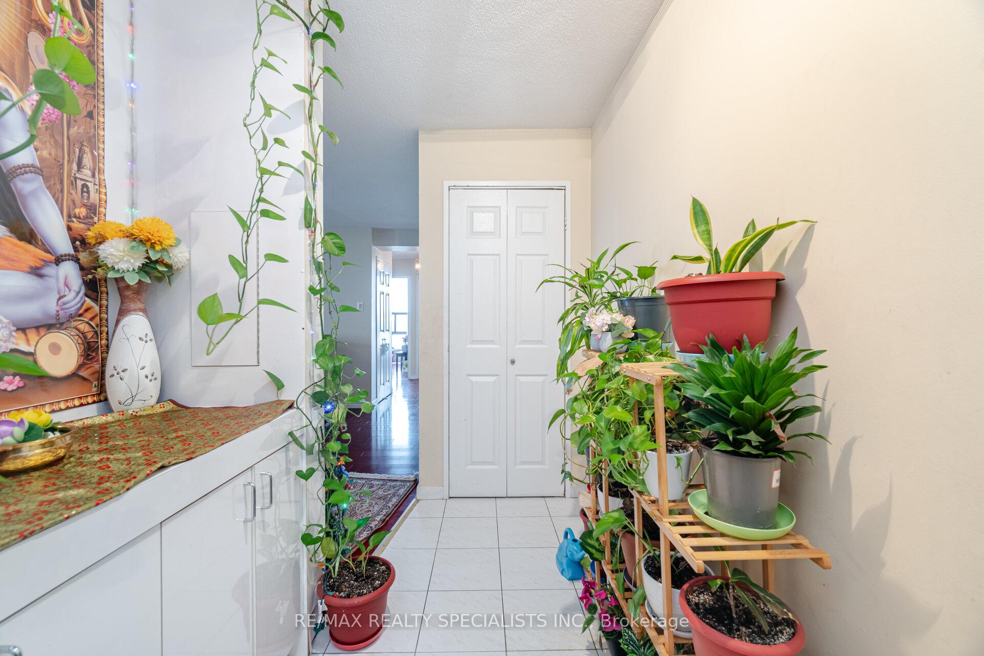 Photo 5 of Unit 1612, 18 Knightsbridge Road, Brampton, Queen Street Corridor — HOMEH
