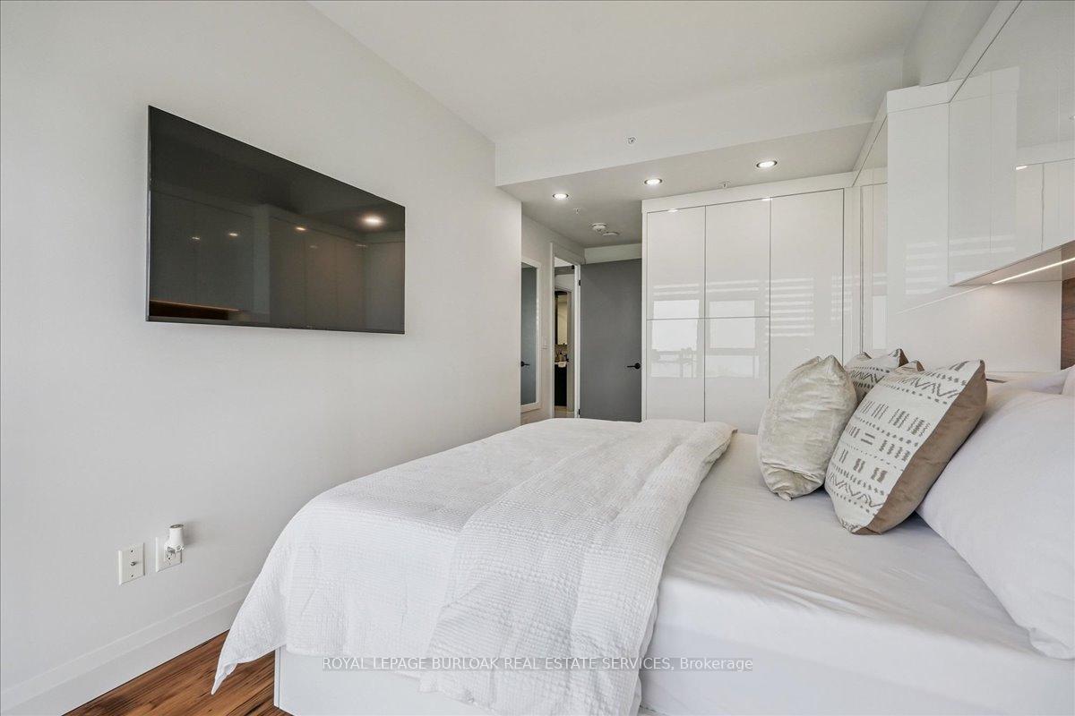 Photo 9 of Unit 806, 550 North Service Road, Grimsby, Grimsby Beach — HOMEH