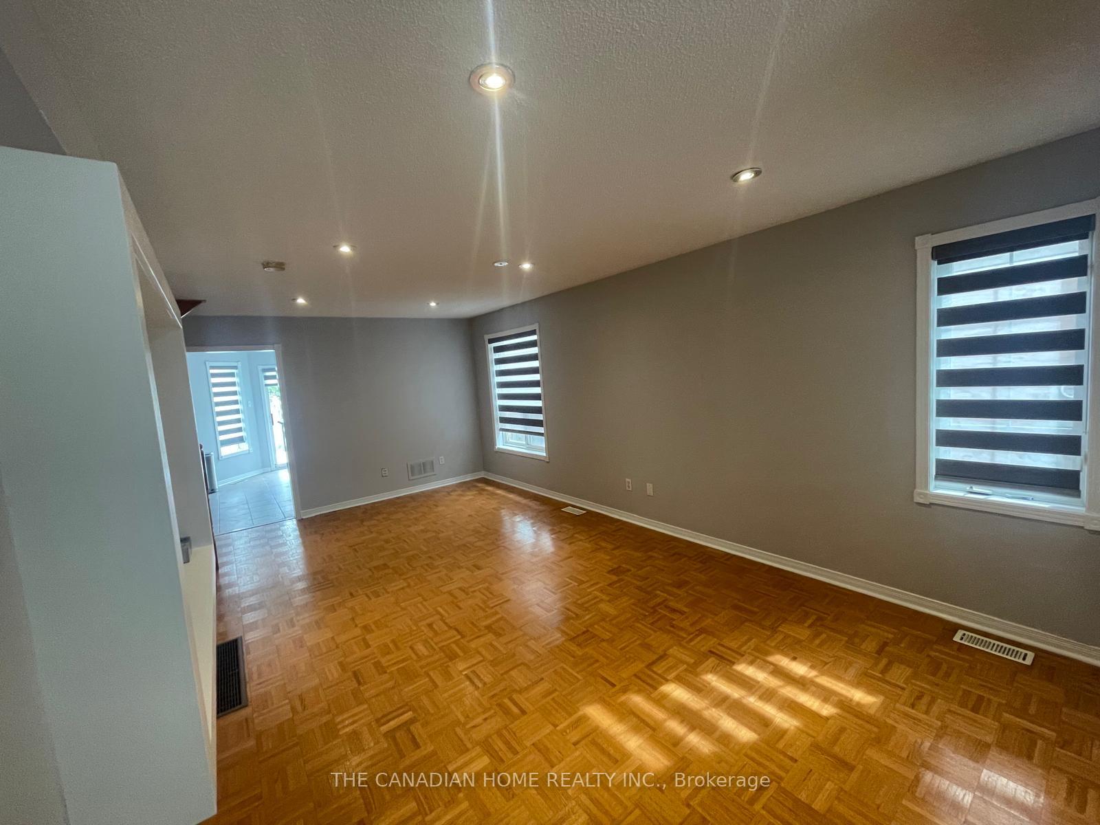 Photo 2 of 63 Heartleaf Crescent, Brampton, Fletcher's Meadow — HOMEH