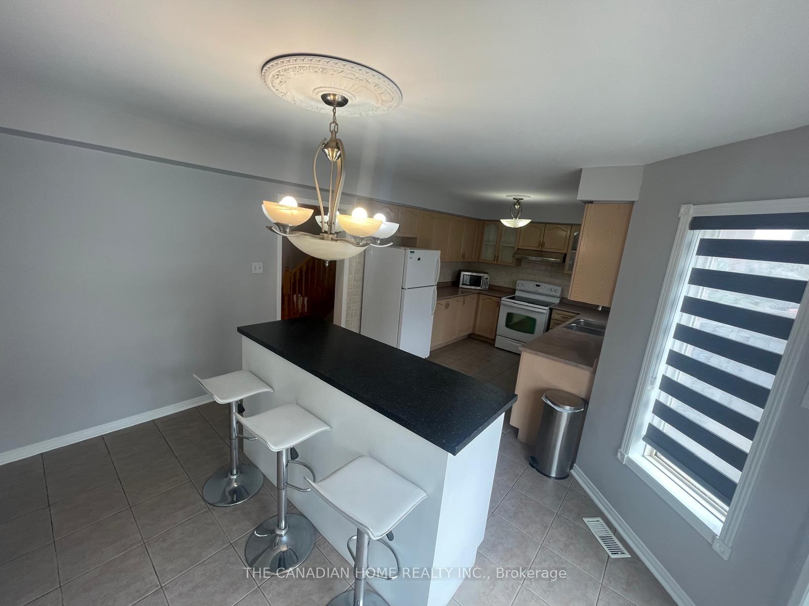Photo 4 of 63 Heartleaf Crescent, Brampton, Fletcher's Meadow — HOMEH