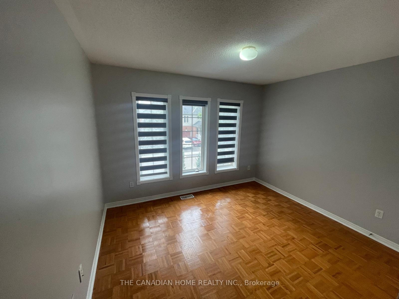 Photo 9 of 63 Heartleaf Crescent, Brampton, Fletcher's Meadow — HOMEH