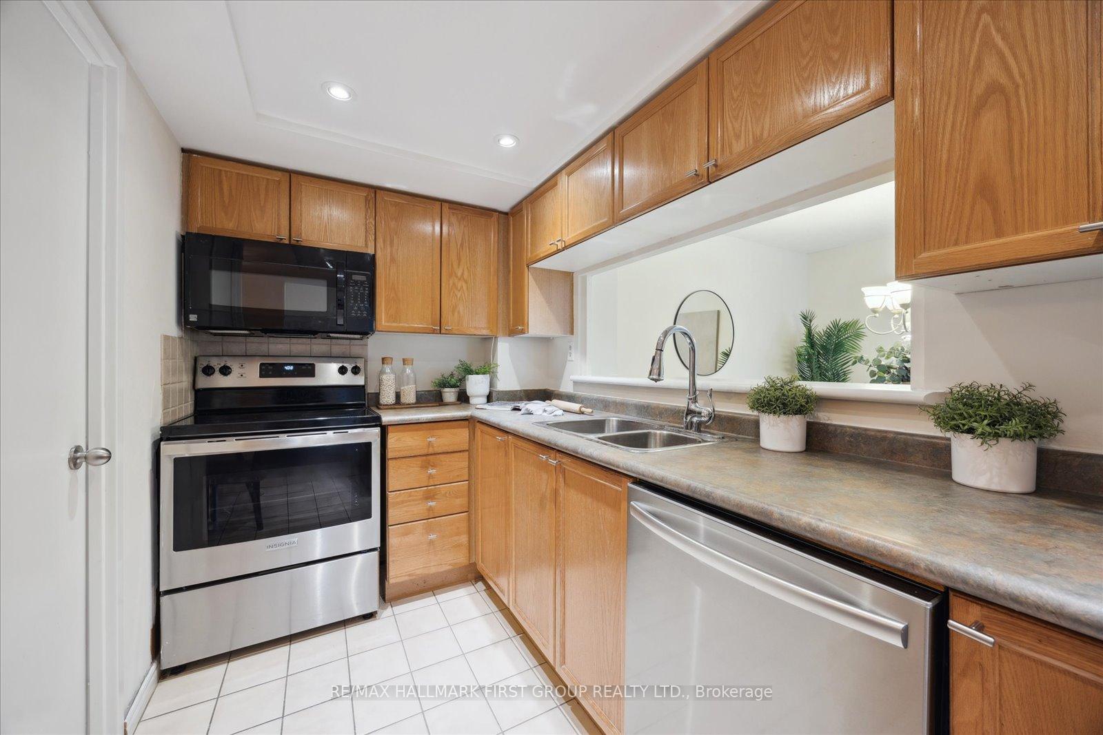 Photo 13 of Unit 108, 360 Watson Street W, Whitby, Port Whitby — HOMEH