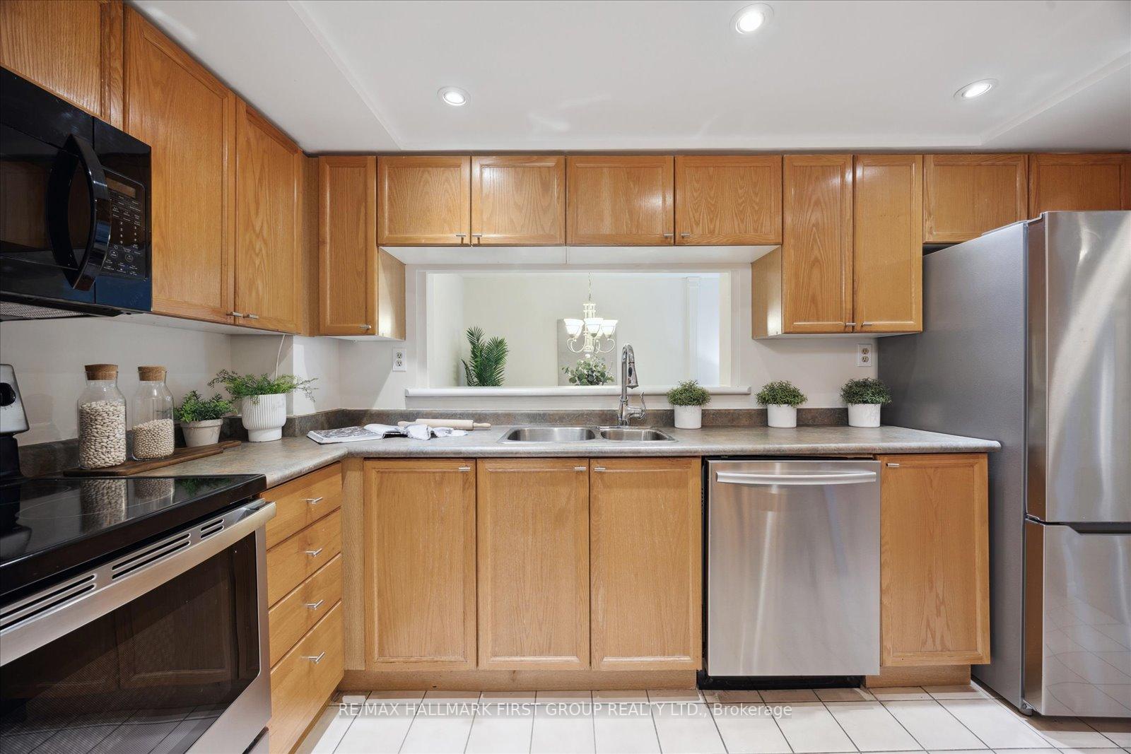 Photo 14 of Unit 108, 360 Watson Street W, Whitby, Port Whitby — HOMEH