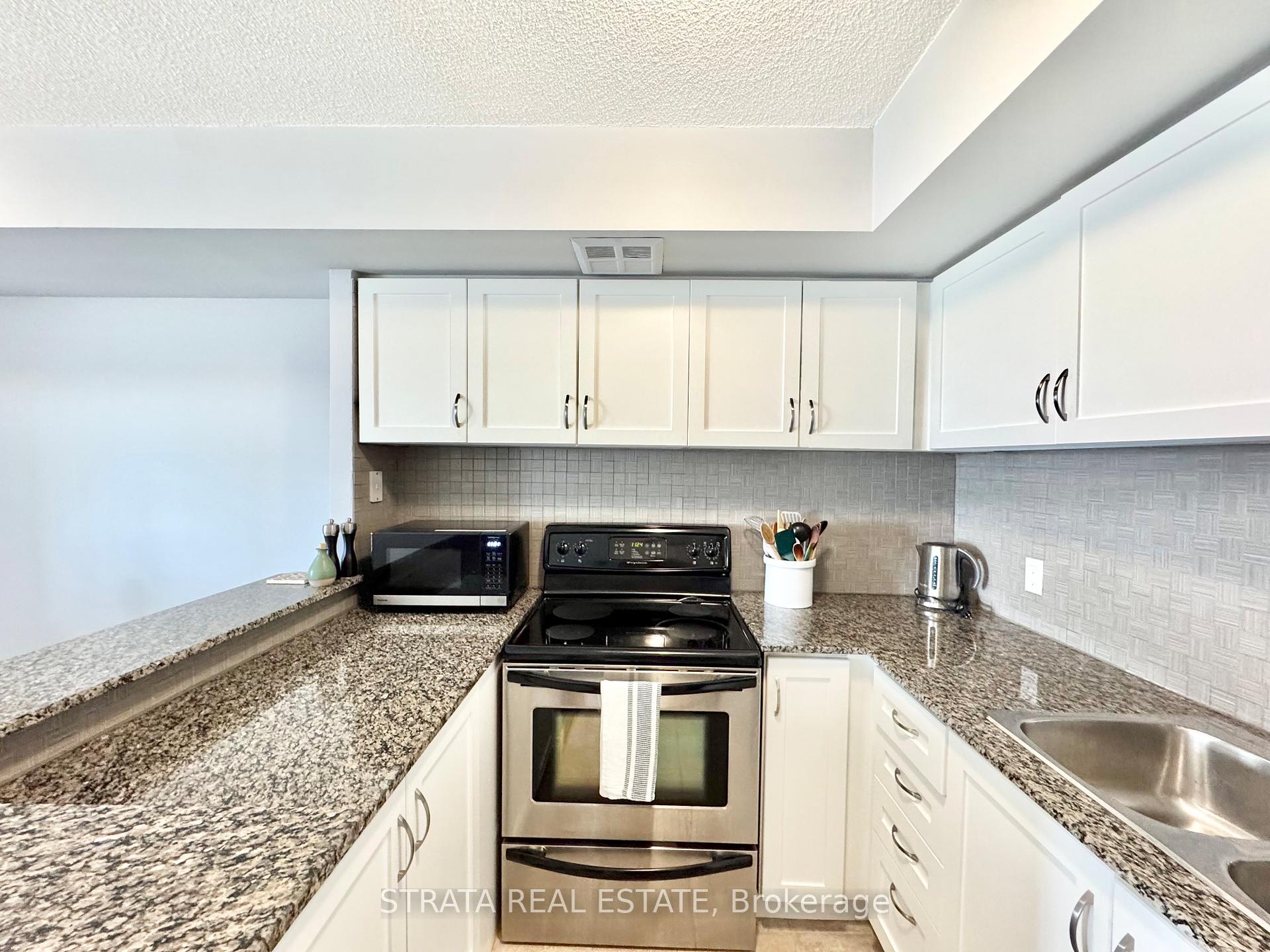 Photo 10 of Unit 621, 25 The Esplanade, Toronto, Waterfront Communities — HOMEH
