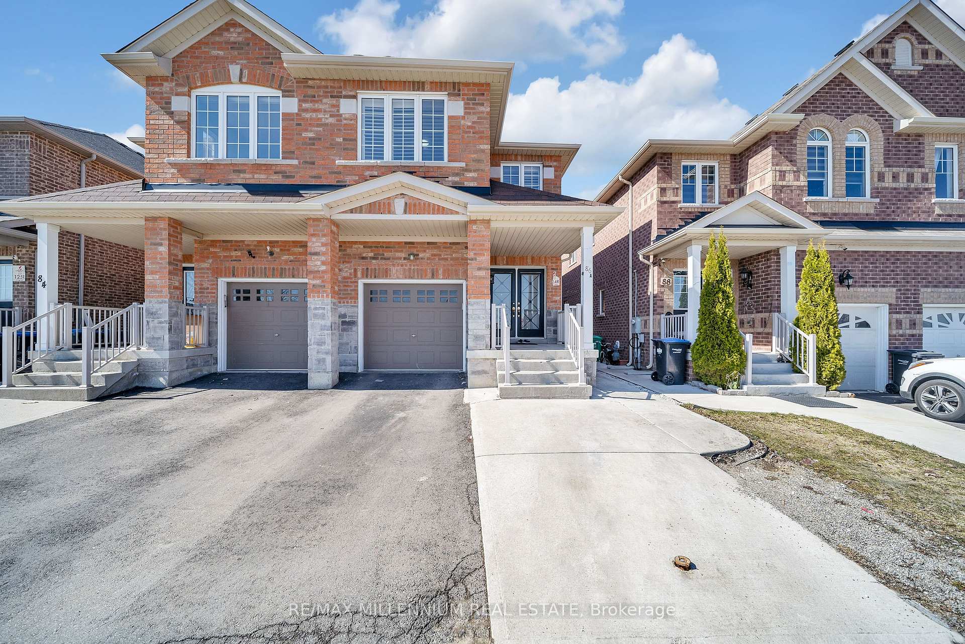 Photo 4 of 86 Cookview Drive, Brampton, Sandringham-Wellington — HOMEH
