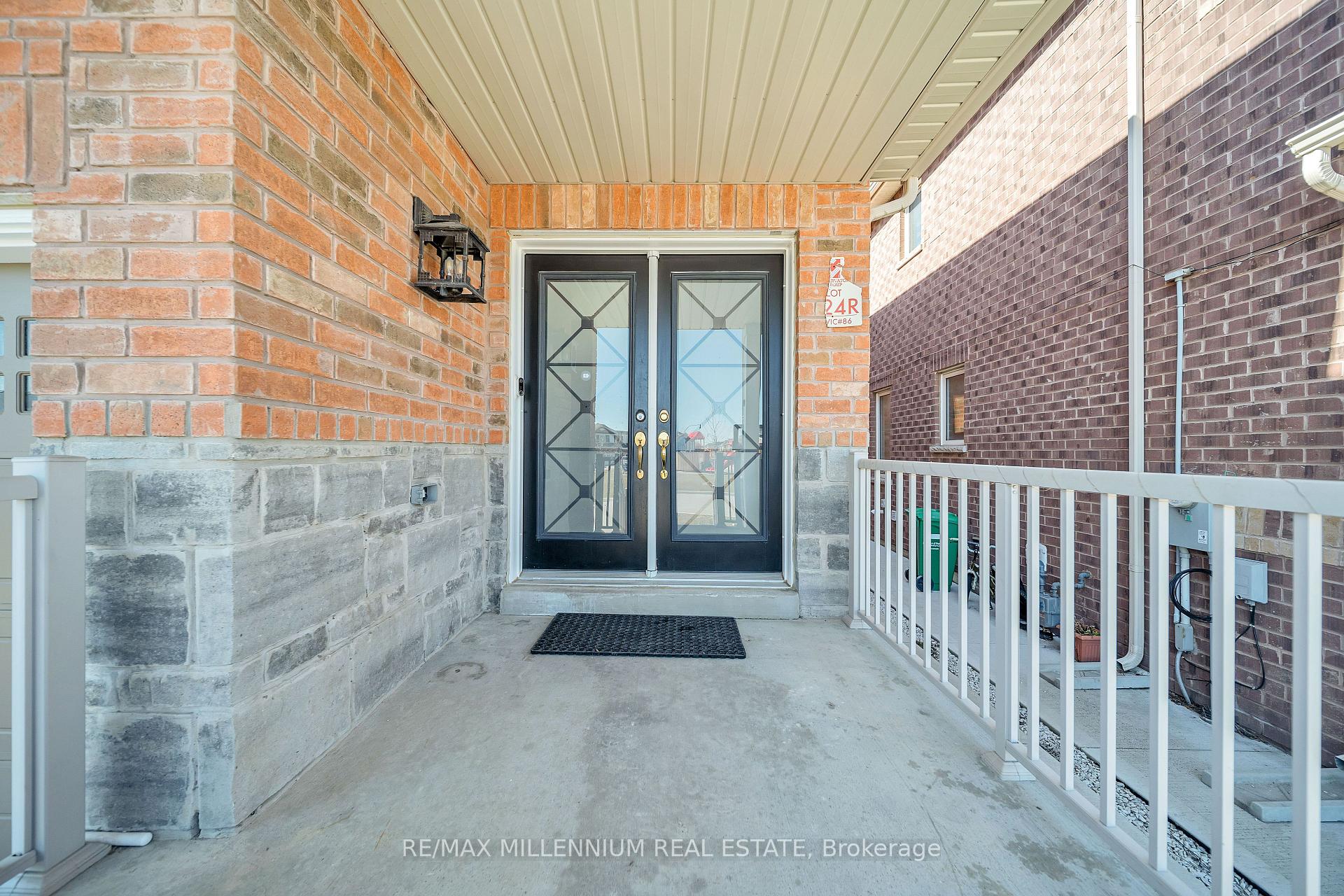 Photo 5 of 86 Cookview Drive, Brampton, Sandringham-Wellington — HOMEH